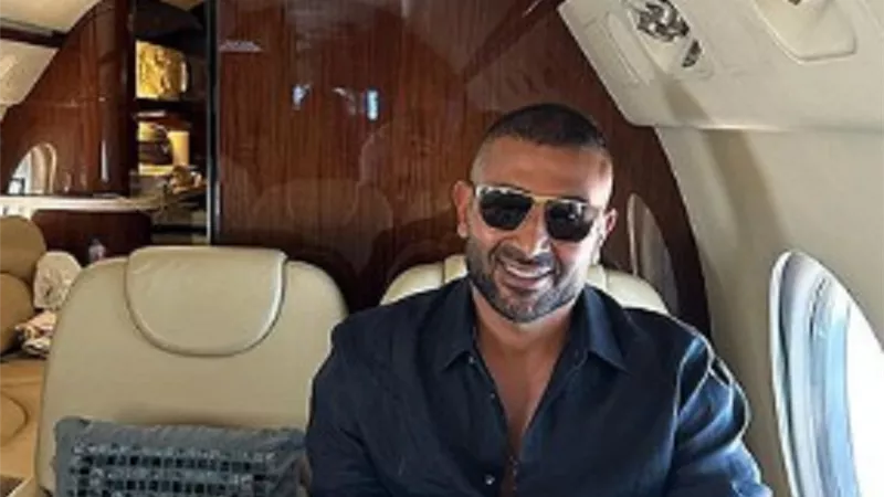 احمد سعد يخطف الانظار فى طائرة خاصة