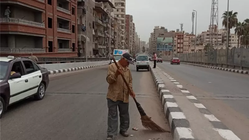 حمله مكبرة لكنس الشوارع بالمنصورة