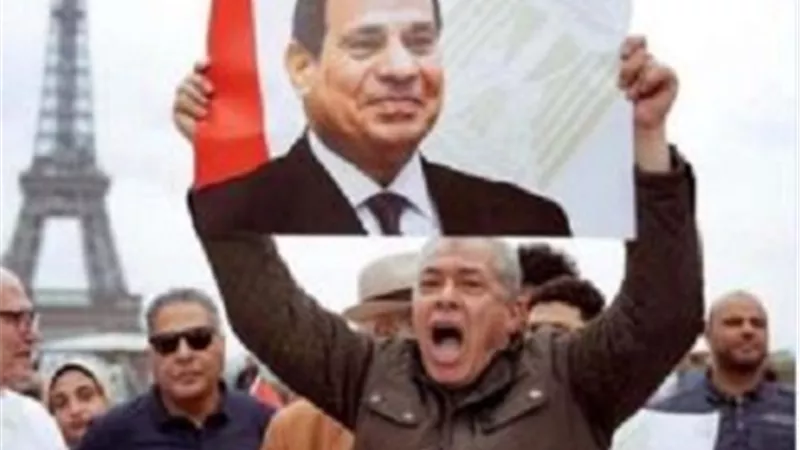 فرحة المصريين بالخارج بقرارات الحكومة