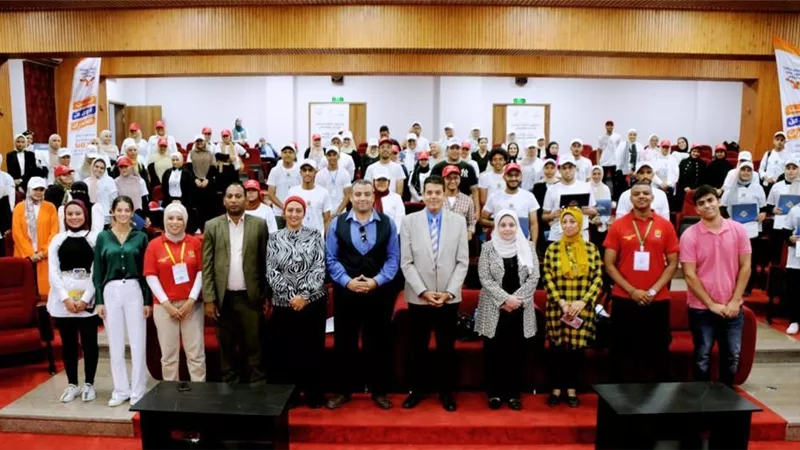 زيارة ميدانية لطلاب الجامعات إلى مراكز العزيمة لصندوق مكافحة الإدمان|صور