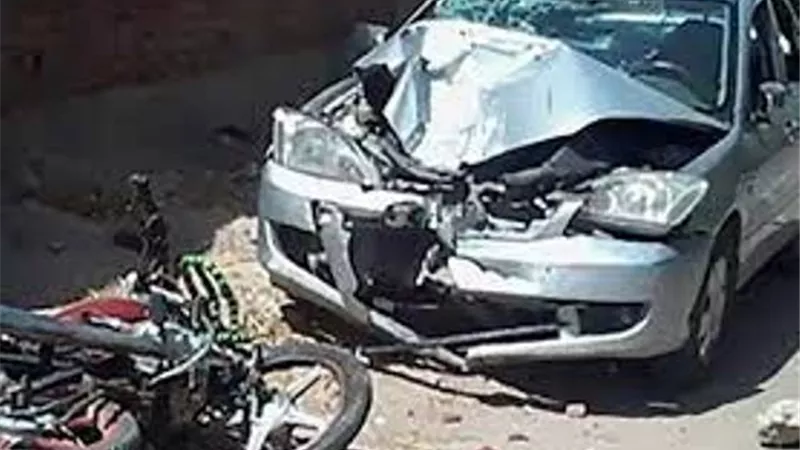 إصابة 3 في تصادم سيارة بموتوسيكل بطريق ديرب نجم فى الشرقية