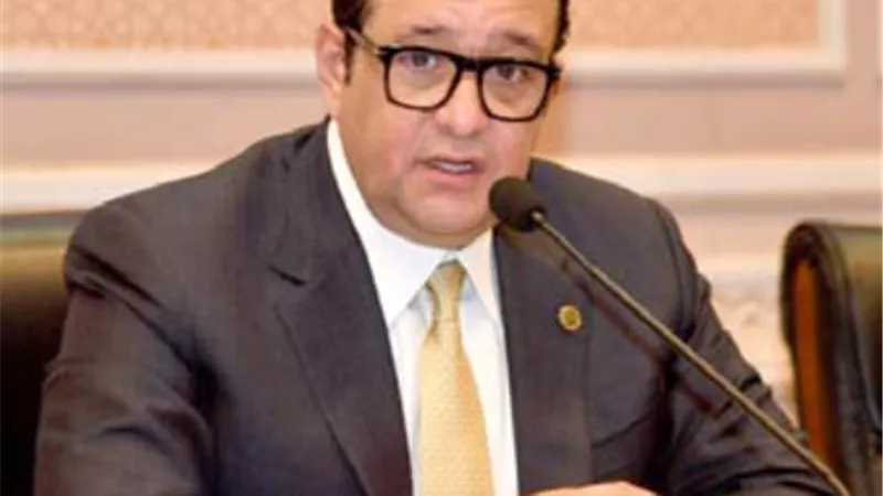 عابد:توجيهات السيسب بزيادة الحد الأدنى.. تأكيد دعمه للمواطنين