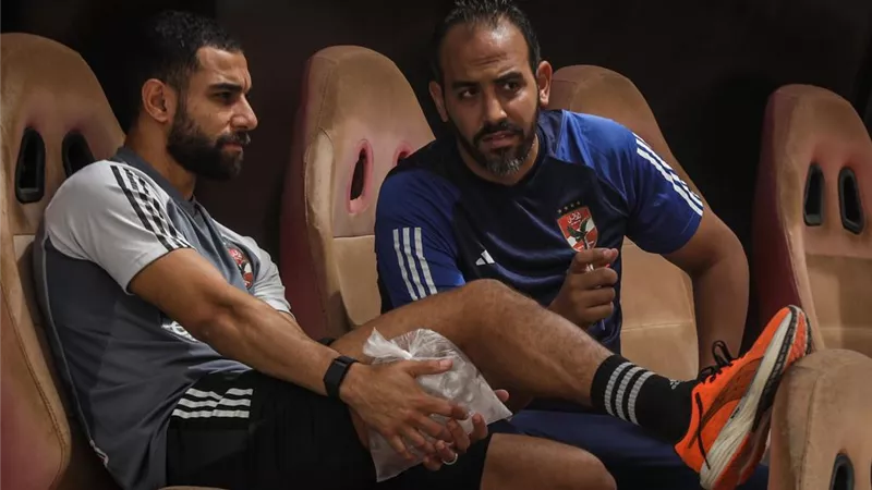 طبيب الأهلي يكشف موقف ثلاثي الفريق من مواجهة المصري