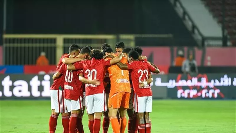 الإعلان عن طاقم حكام مباراة الأهلي والمصري