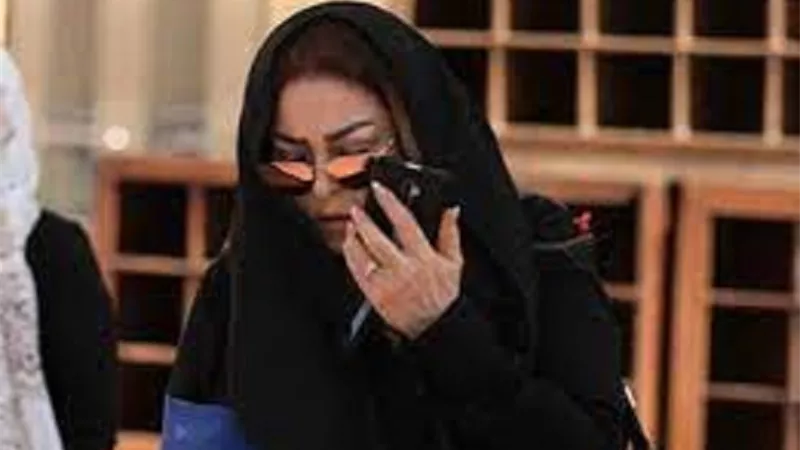رغم اصابتها.. نهال عنبر تظهر فى جنازة اشرف مصيلحى