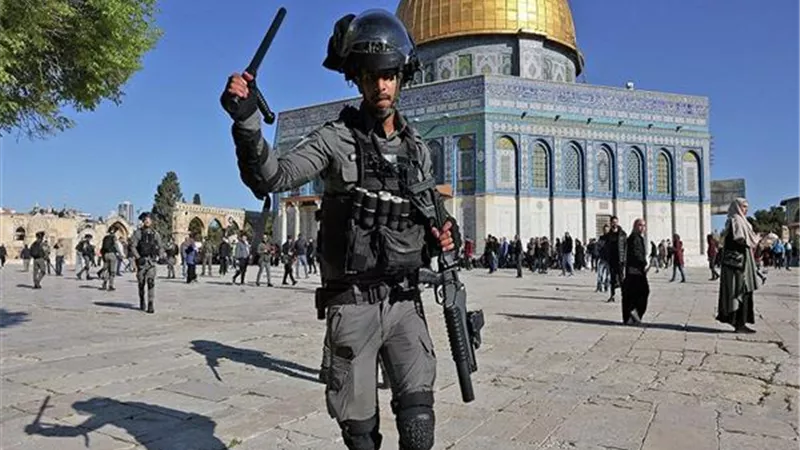 مُستوطنون يقتحمون الأقصى.. والاحتلال الإسرائيلي يعتقل 5 فلسطينيين