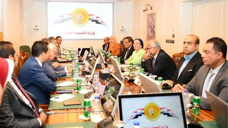 آمنة:حريصون علي الاستفاده من مشروعات البنيه التحتية لمنظومة المخلفات الصلبة