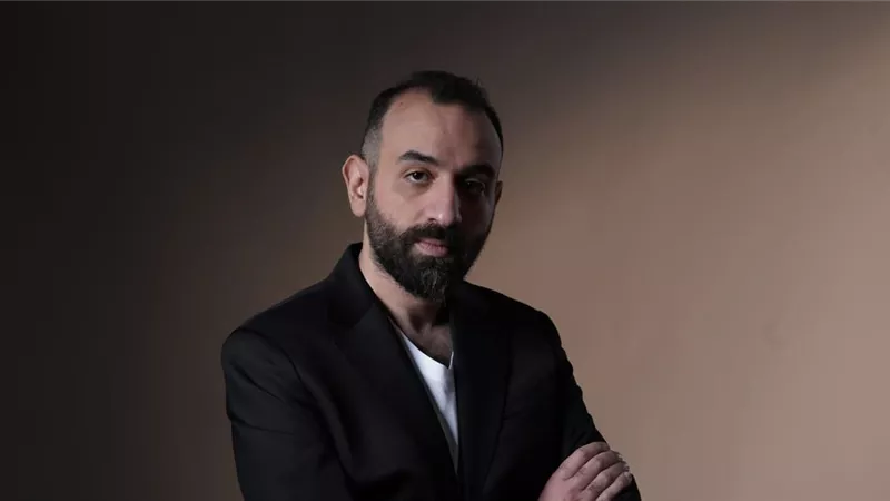 عمرو سلامة يشارك ضمن لجنة تحكيم جوائز إيمي العالمية