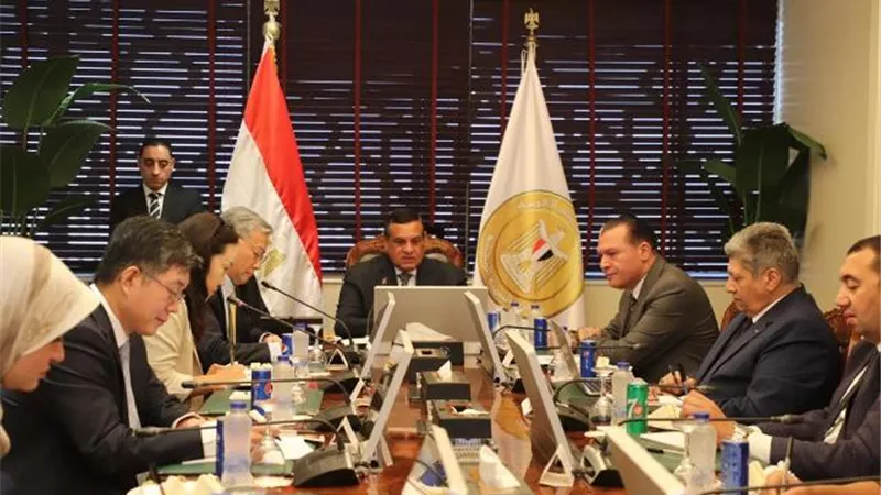 السفيركيم يونج:مصر دولة قائدة ومحوريةوسوق كبيرللاستثمارات الكورية