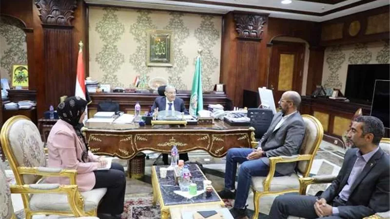 محافظ المنيا يُشيد بجهود لجنة تقييم المشروعات الخضراء الذكية