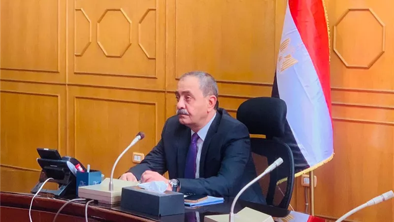 محافظ الإسماعيلية يستعرض خطة المجلس القومي للسكان