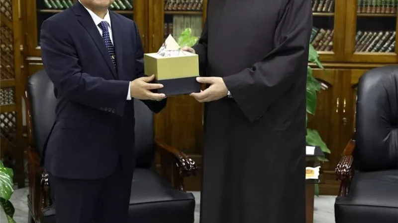 رئيس جامعة الأزهر يشيد بأخلاق طلاب إندونيسيا الدارسين بالجامعة