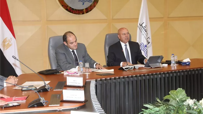 وزيرا النقل والصناعة يبحثان تعظيم تجارة الترانزيت وتوطين