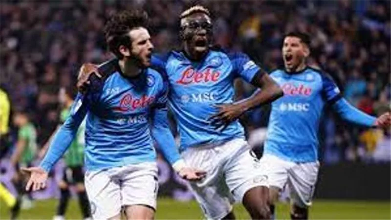 نابولي يفوز على سبورتينج براجا بثنائية في دوري أبطال أوروبا