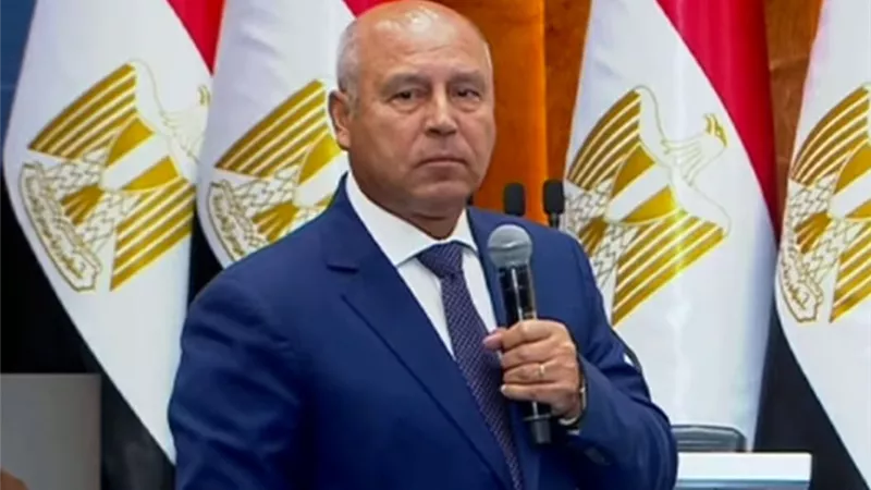 وزير النقل: افتتاح محطة قطارات الصعيد خلال شهر بتكلفة 4 مليارات جنيه