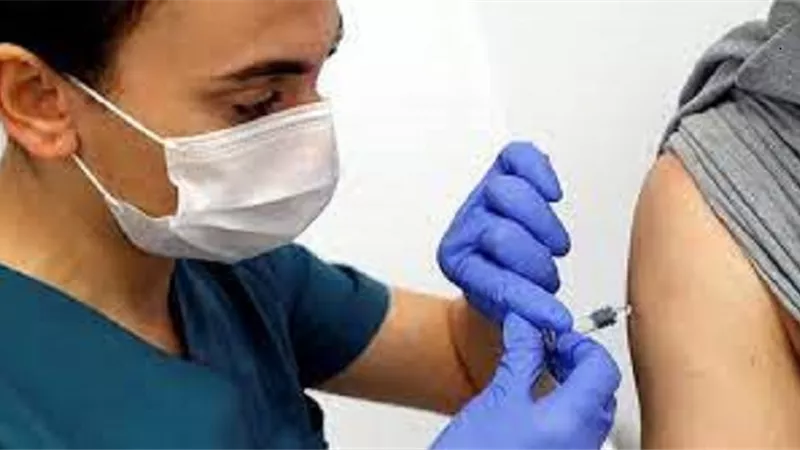 مئات الوفيات في أمريكا أسبوعيًا وتوصيات بالتطعيم