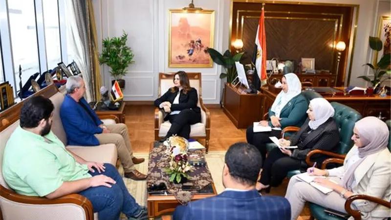 جندي:السينما فن عظيم ومرآة الشعوب ومناقشة قضية الهجرة غير الشرعية