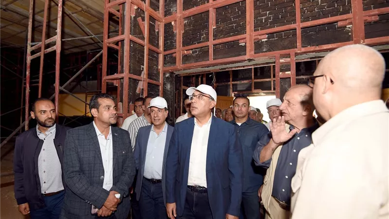 رئيس الوزراء يتفقد مشروع إنشاء ساحة ومبنى السلام بسانت كاترين