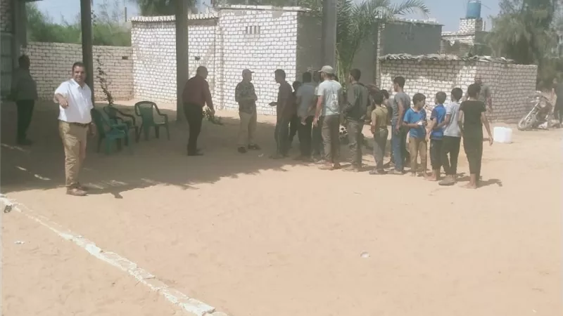 ١٢١٤ كرتونة مواد غذائية للمنقولين من رفح والمقيمين في الاسماعيلية