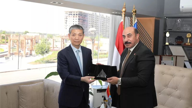 محافظ أسوان يستقبل سفير دولة الصين