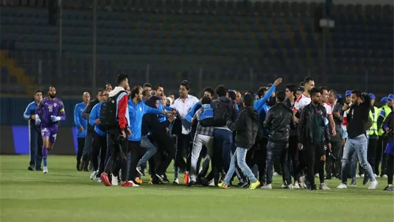 شاهد بالفيديو.. احداث مباراة الزمالك وبيراميدز كاملة