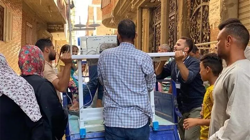 جمعية الخير تسلم 13 ماكينة خياطة بالمنيا