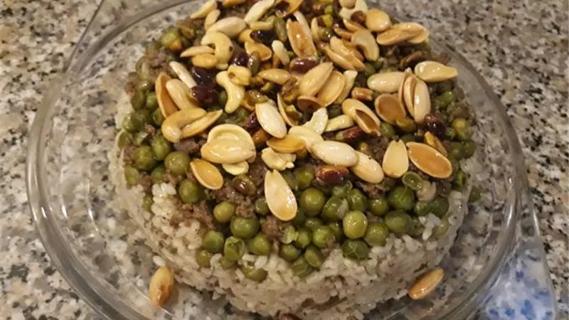 مقلوبة الأرز والبازلاء