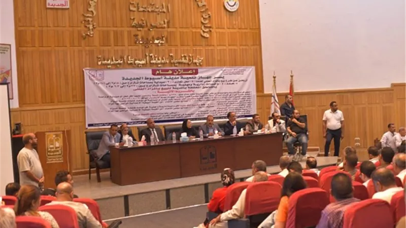 الإسكان تطرح محال تجارية وصيدليات للبيع بمدينتي العاشر وأسيوط