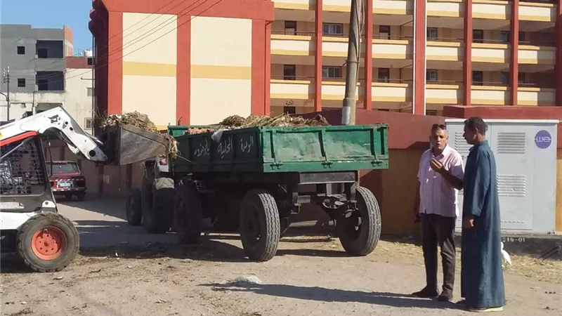 محافظ كفر الشيخ: رفع 2224 طن قمامة و17 طن أتربة ب 14 مراكزاً