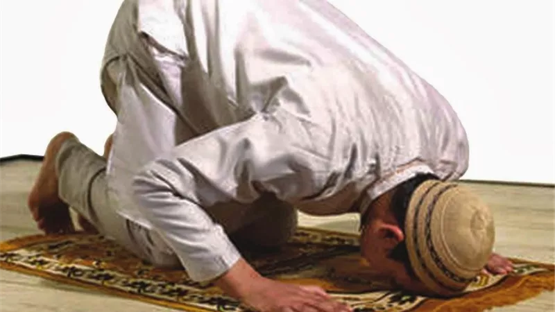 مشروعية قراءة القرآن في الركوع والسجود