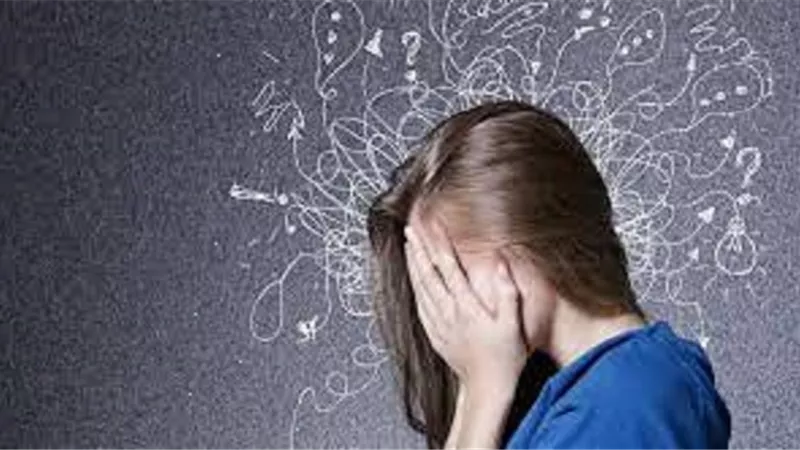 هل تجاهل الأفكار حول الأحداث السلبية يحمي من القلق ؟ دراسة تجيب
