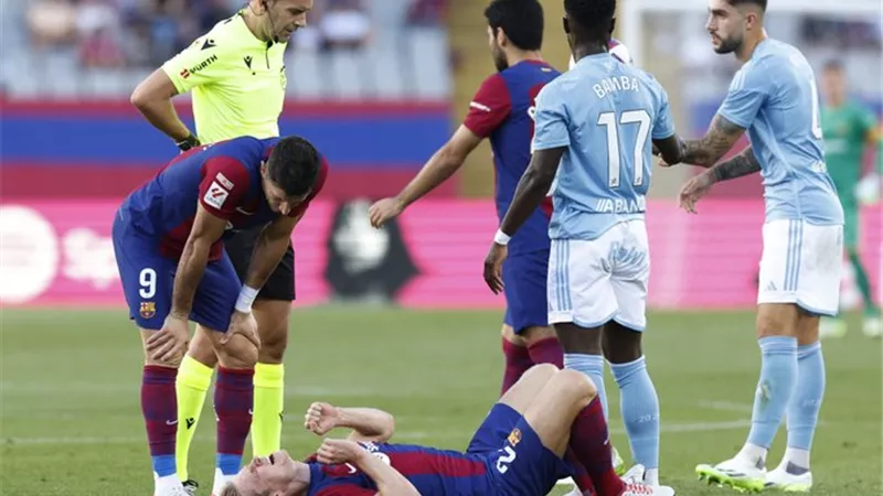 برشلونة يصدر بيانًا رسميًا حول إصابة دي يونج في مباراة سيلتا فيجو