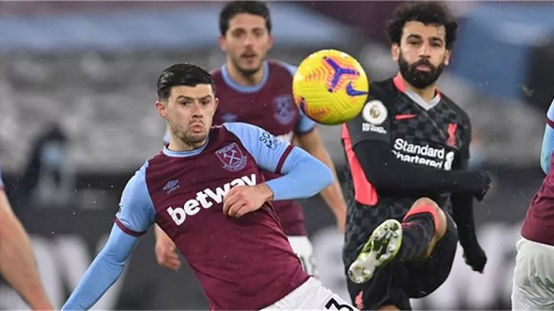محمد صلاح يقود هجوم ليفربول أمام وست هام