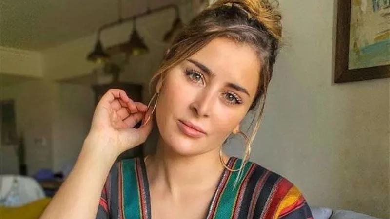 حقيقة مشاركة عائشة بن أحمد فى 