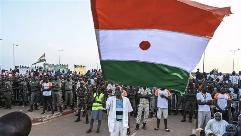 المجلس العسكري بالنيجر يعلق على إعلان فرنسا الانسحاب