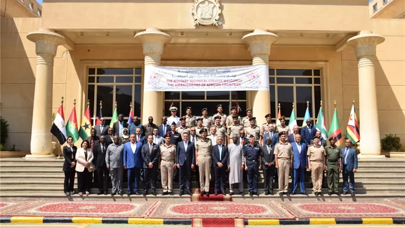 وفد رجال الأعمال المصريين الأفارقة يزور الكلية الفنية العسكرية