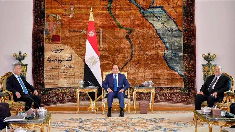 الرئيس السيسي يستقبل وفداً صينياً رفيع المستوى