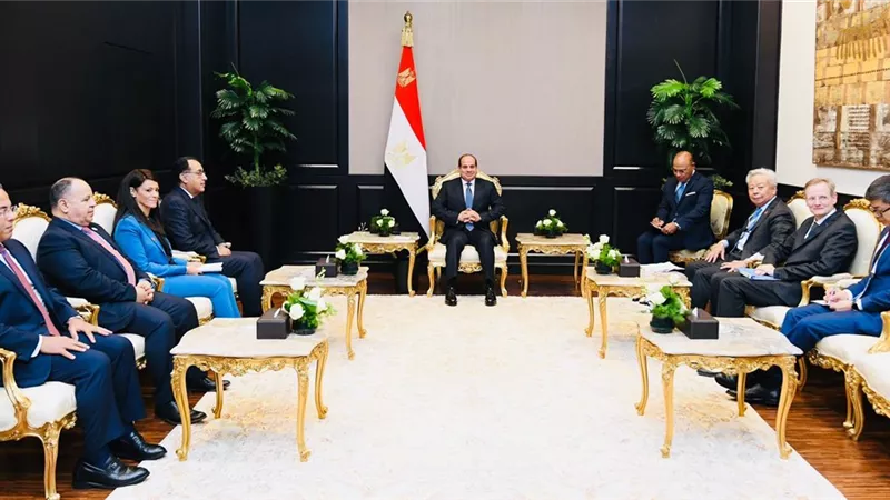 رئيس البنك الآسيوي: الرئيس السيسي نجح في تغيير وجه الحياة على أرض مصر