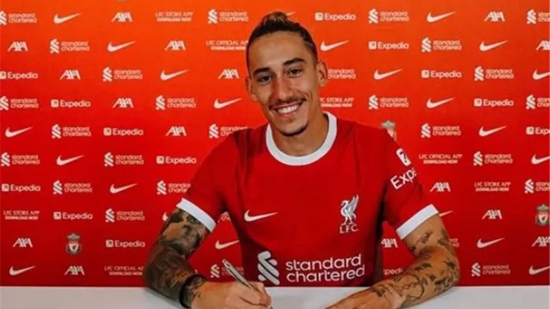 ليفربول يجدد عقد كوستاس تسيمكاس لمدة 3 مواسم