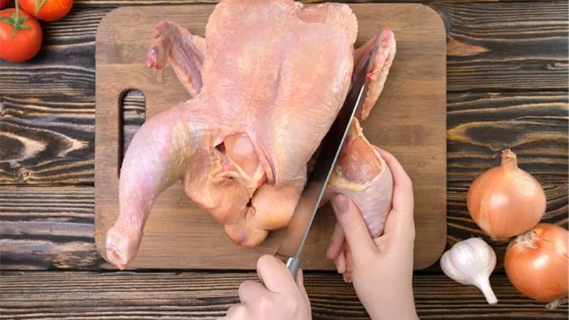 محبو الدجاج .. أيهما أكثر فائدة للجسم 