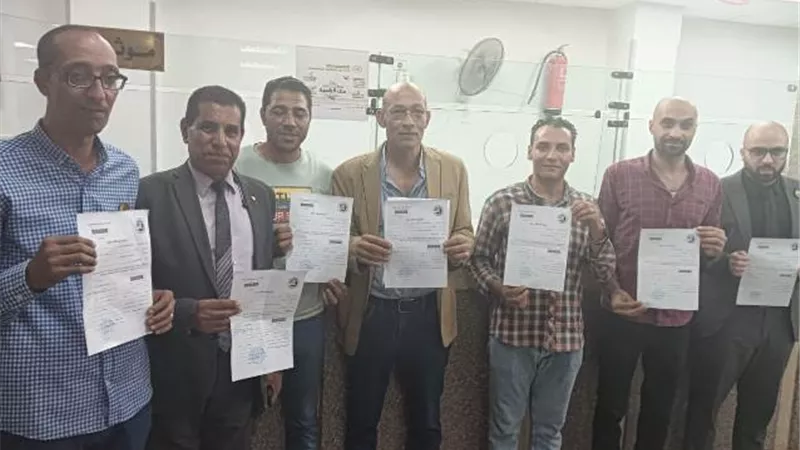 حضور مكثف بحزب حماة الوطن بالمنيا لعمل توكيلات لترشيح السيسي