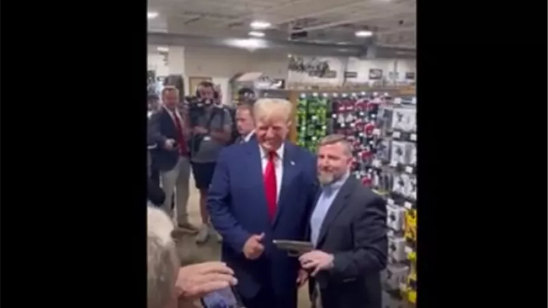 ترامب ممنوع من شراء مسدس غلوك نُقشت عليه صورته لهذا السبب!