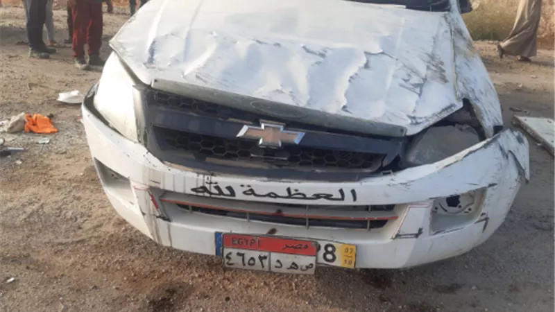 مصرع عامل وإصابة 11 آخرين في انقلاب سيارة ربع نقل بطريق السويس