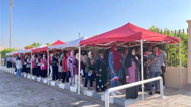 الآلاف يواصلون توثيق التوكيلات دعما لـ