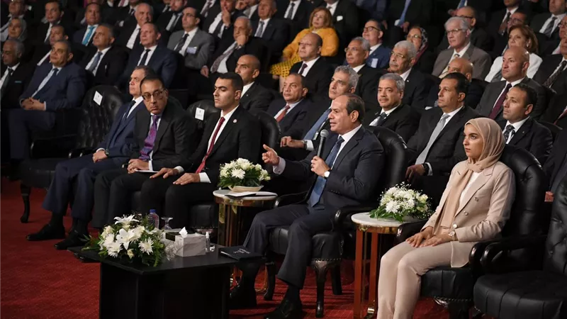 الرئيس السيسي : أفكار إدارة مراكز الشباب ما زالت بحاجة إلى تجديد