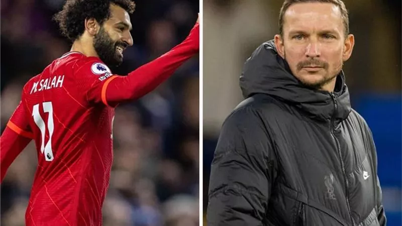 مساعد كلوب يتغني بـ محمد صلاح: