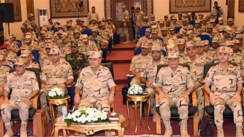 رئيس الأركان يشهد مشروع مراكز قيادة خارجى ذو مستويين بنطاق الجيش