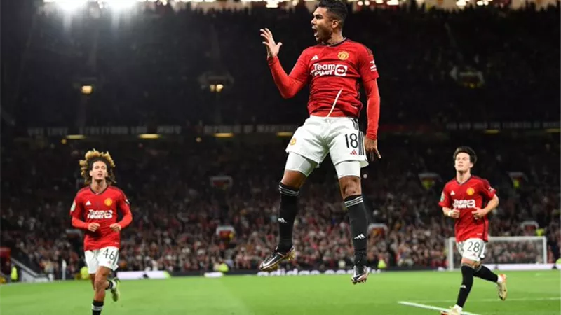 مانشستر يونايتد يتخطى كريستال بالاس .. شاهد ملخص المباراة