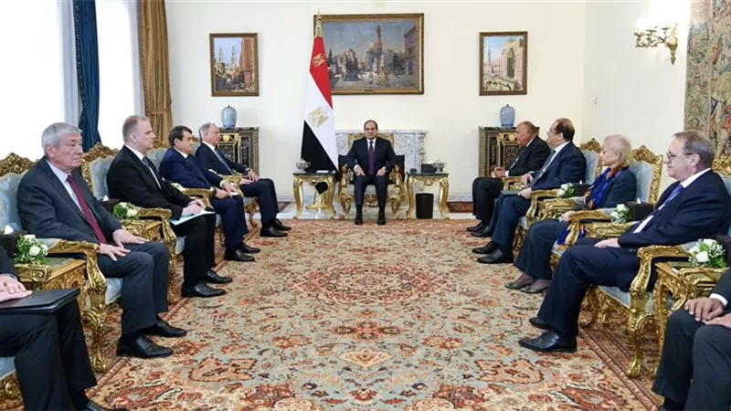 الرئيس السيسي يثمن التعاون الثنائي والمشروعات التنمويةبين مصر وروسيا