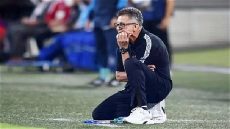 خلاف بين أوسوريو واللاعبين .. أزمة جديدة تضرب الزمالك
